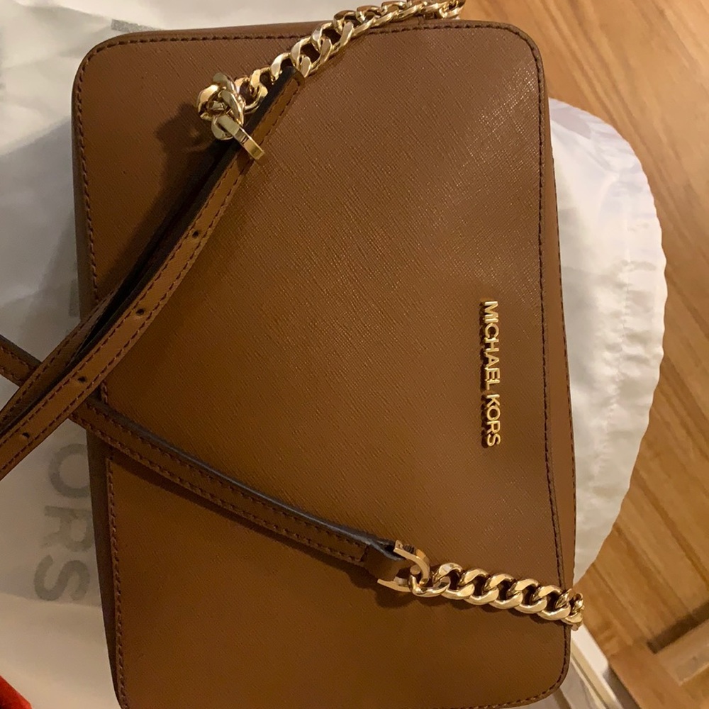 Michael Kors Leather  Jet Set Large East West Crossbody 9.5" W x 6.25" H x 2" D